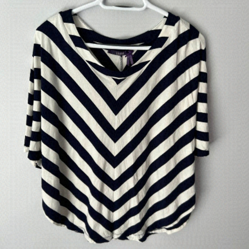 𝅺EUC Laurel, Size 10, Diagonal Cut, Loose Beautiful Top